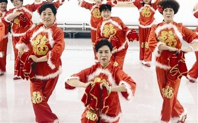 歌声阵阵抒情怀 舞姿翩翩迎元旦