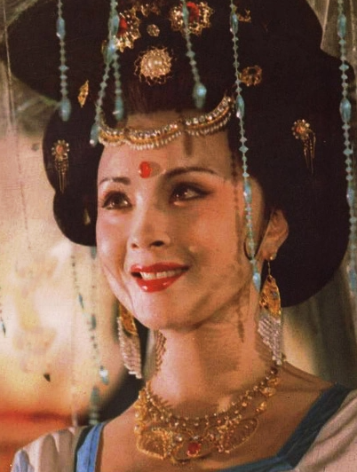 12版杨贵妃，一颦一笑皆风情，谁撑起了唐朝第一美，谁在滥竽充数