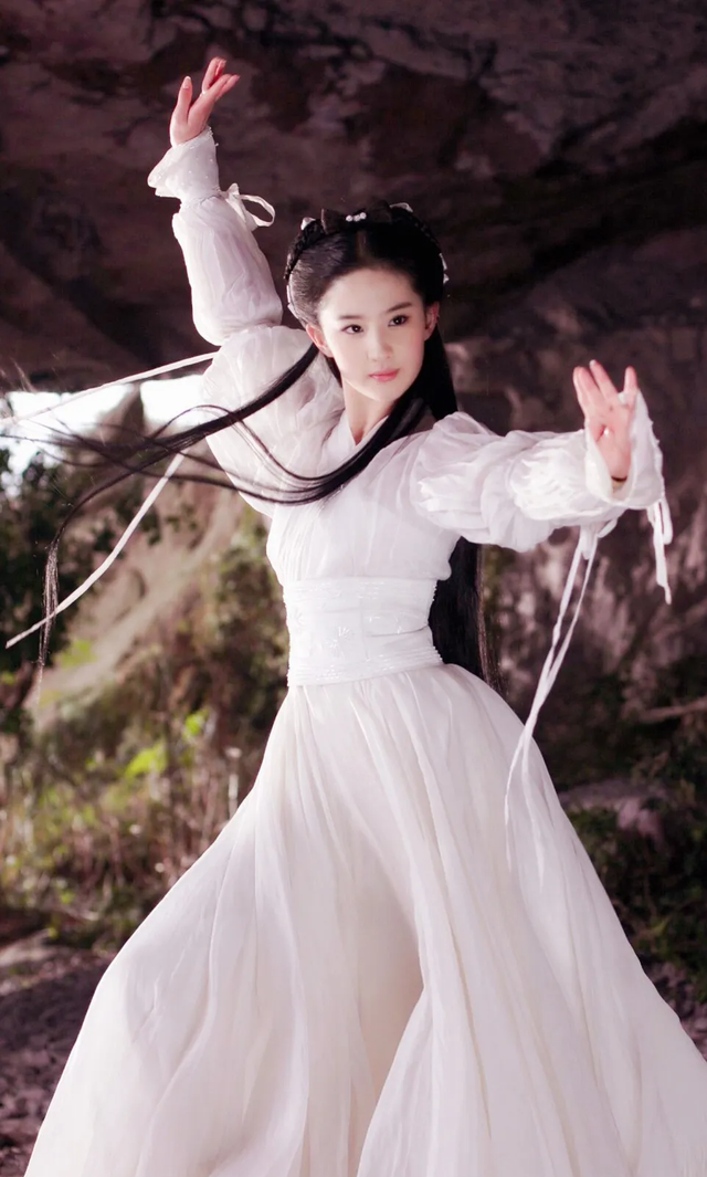 刘亦菲审美分析报告：中国人眼里的“神仙姐姐”到底有多能打？