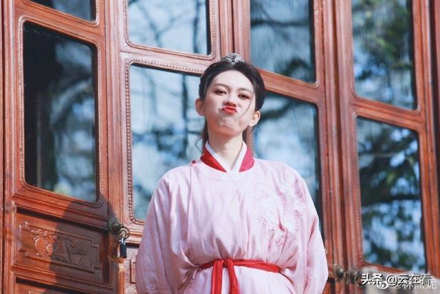 上海戏剧学院美女主持人林杰妮迷人美照欣赏，真好看