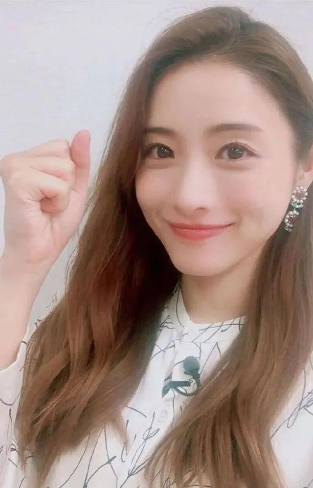 石原里美的短发怎么会翻车……呢?