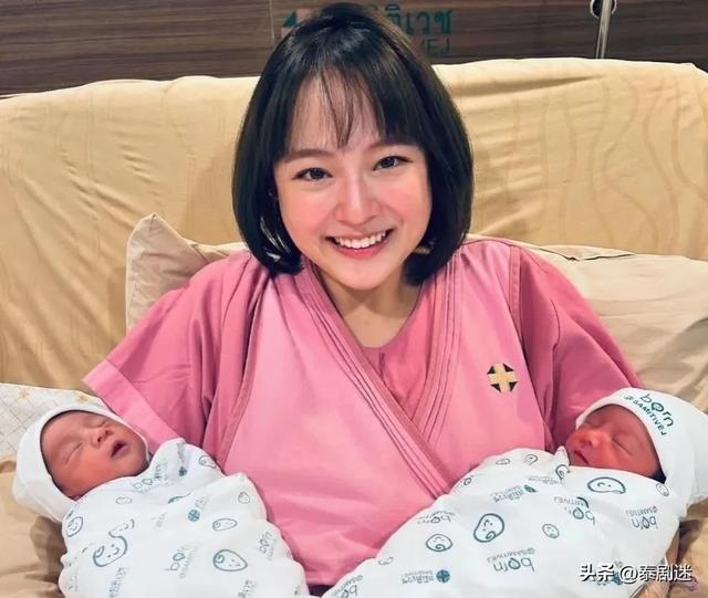 泰娱夫妇Dan和Pattie，爱情长跑12年结婚，终喜提龙凤胎