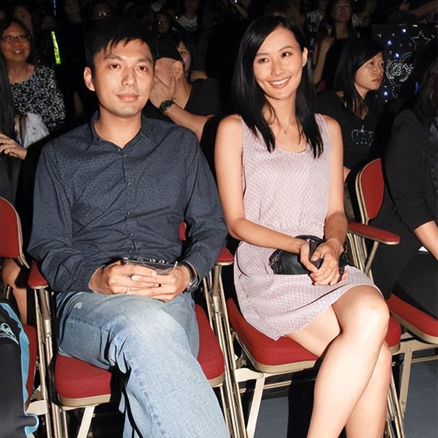 因生不出孩子被踢出豪门，二婚后却儿女双全，这次她终于扬眉吐气