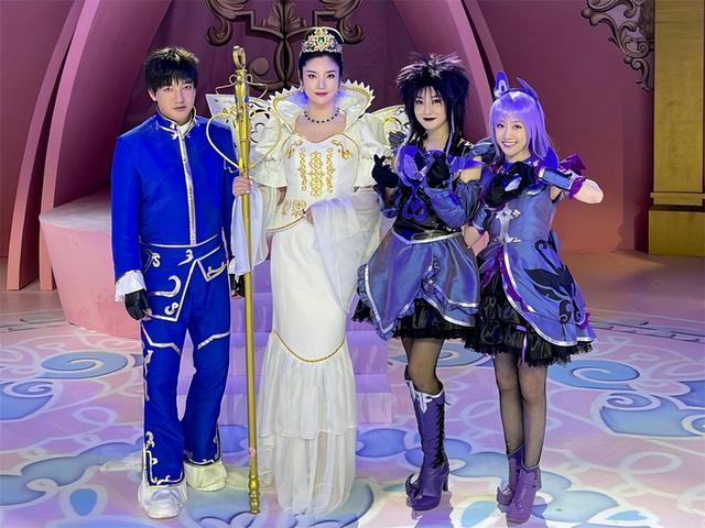 《巴啦啦小魔仙》杀青15周年，31岁刘美含再扮严莉莉，美丽依旧