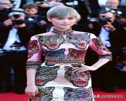 出道即巅峰的李宇春霸气外露，一句“信春哥，得永生”更火遍全国