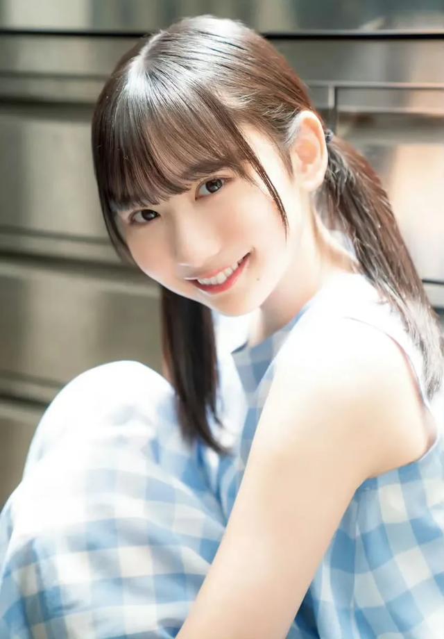 可爱降临！高中生偶像藤嶌果步的青春魅力