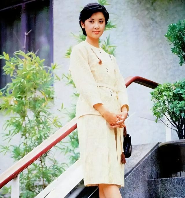 她是中国第一美女,结2次婚都没孩子,如今72岁仍美得让人羡慕!