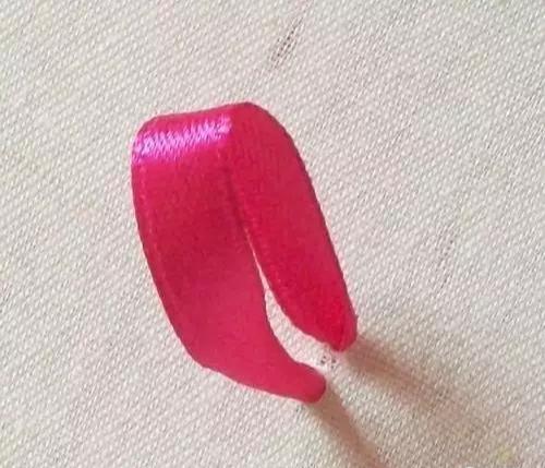 美不胜收的丝带绣,会不会针法都可学会,快收藏!附7款花叶针法