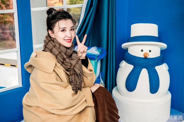 主持人张杨果而二胎产子！住豪华月子中心，2天前还挺大孕肚工作