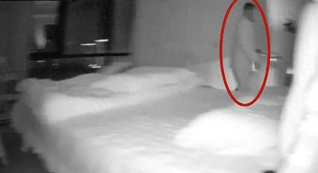 出租屋里惊现神秘男子！人在老家的女主人看监控急了