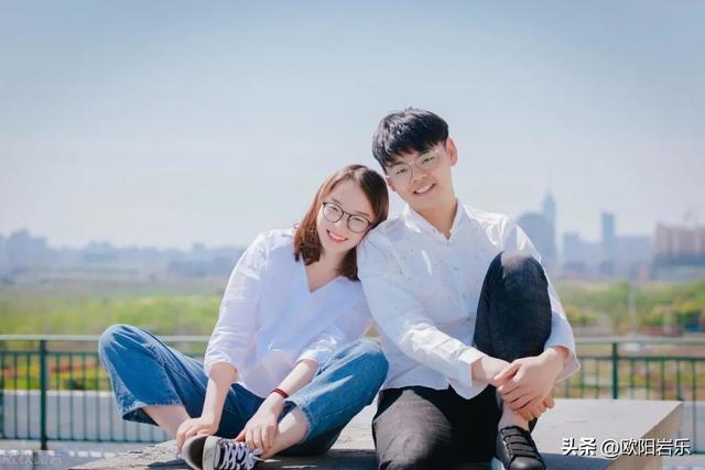 情侣照牵手的正确姿势，唯美又不失浪漫