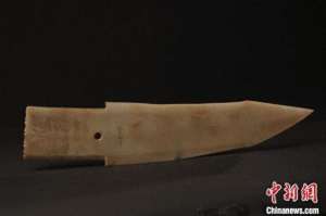 卢方(古人如何“化干戈为玉帛”？商代玉戈载三千年“以和为贵”)