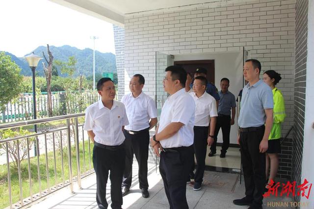 黄斌督查高速公路安全生产工作并看望慰问一线干部职工