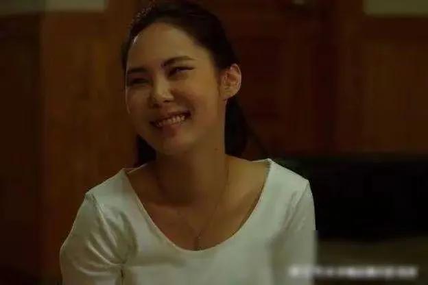 韩国18禁电影《周末夫妇》：激情与现实的碰撞，爱情背后的权力