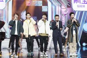 天天向上跳(魏晨郎朗柯洁踢馆《天天向上》天天兄弟唱电音版《浏阳河》)