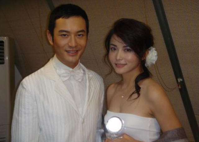 2009年李钰去世，男友汪雨为她扫墓十多年，她凭什么赢了赵薇张敏