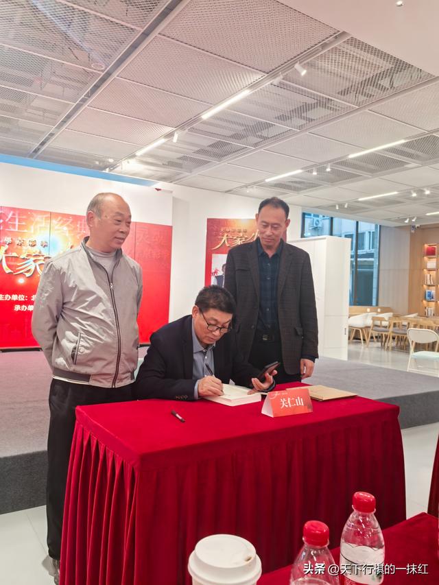 我想握住你们的手