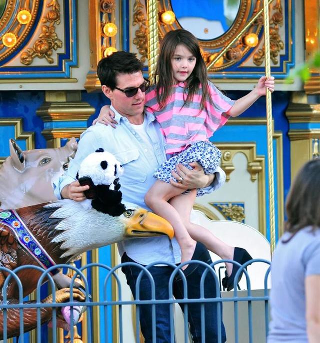 阿汤哥的女儿：18岁身高超过1.7米，长得越来越像母亲很漂亮