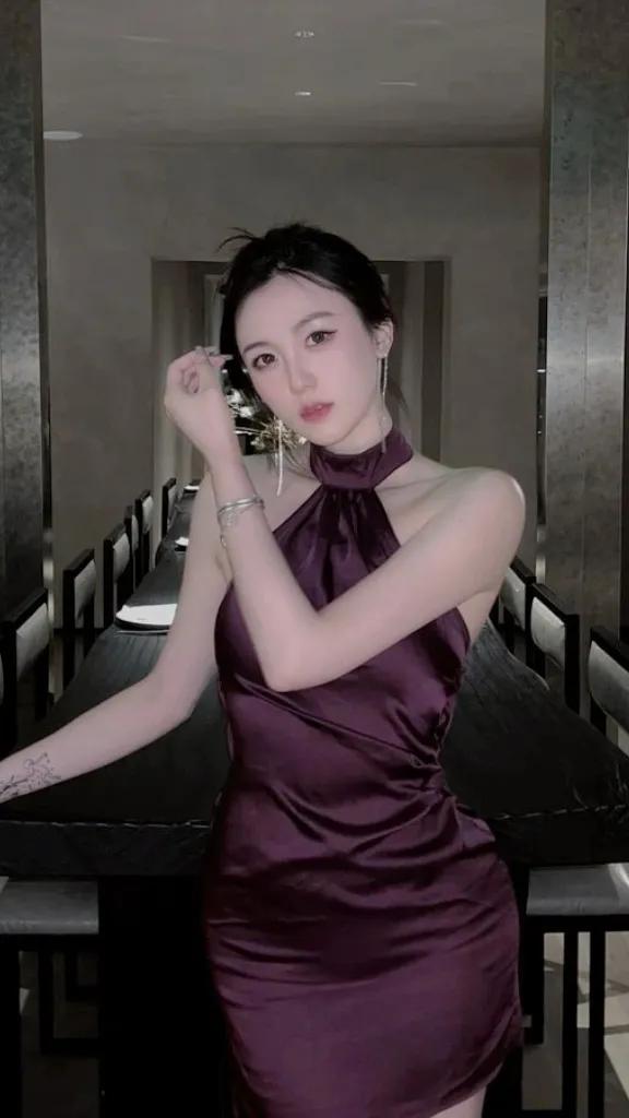 30 岁丰腴少妇，气质与美貌并存的尤物！