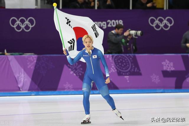 50万韩民请愿总统府，韩国队员下跪道歉，看看韩国有多脏