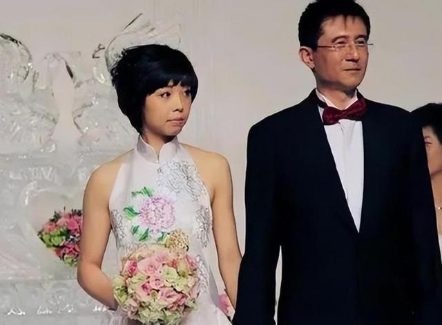 张怡宁：28岁时嫁48岁的300亿富豪，昔日世界冠军做起了家庭主妇
