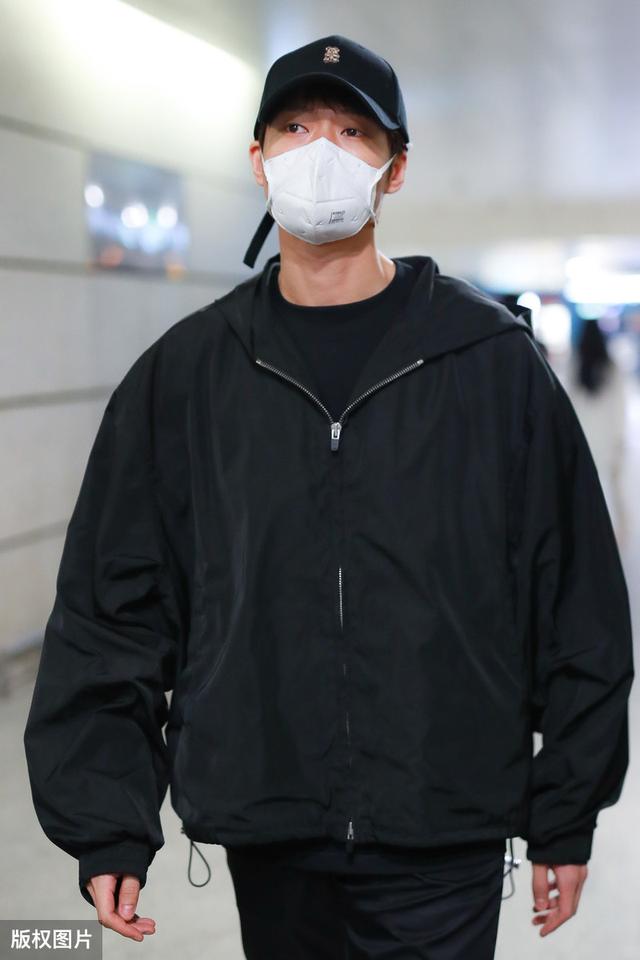 不避嫌?杨幂直奔魏大勋酒店,一路小跑十分欢喜