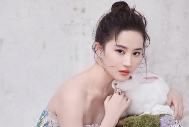 刘亦菲审美分析报告：中国人眼里的“神仙姐姐”到底有多能打？