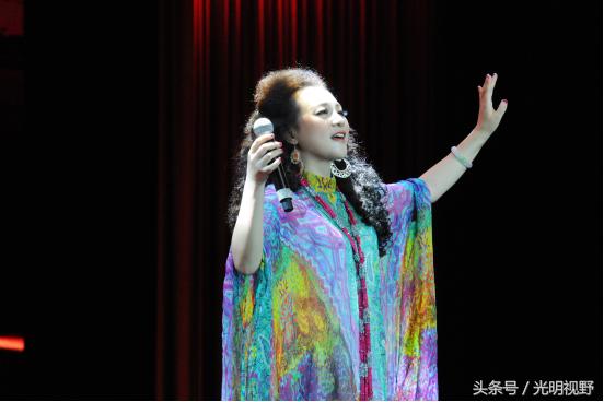 “爱天下”艺术团携手山东东阿阿胶,扶助并呼吁关爱贫困大学生