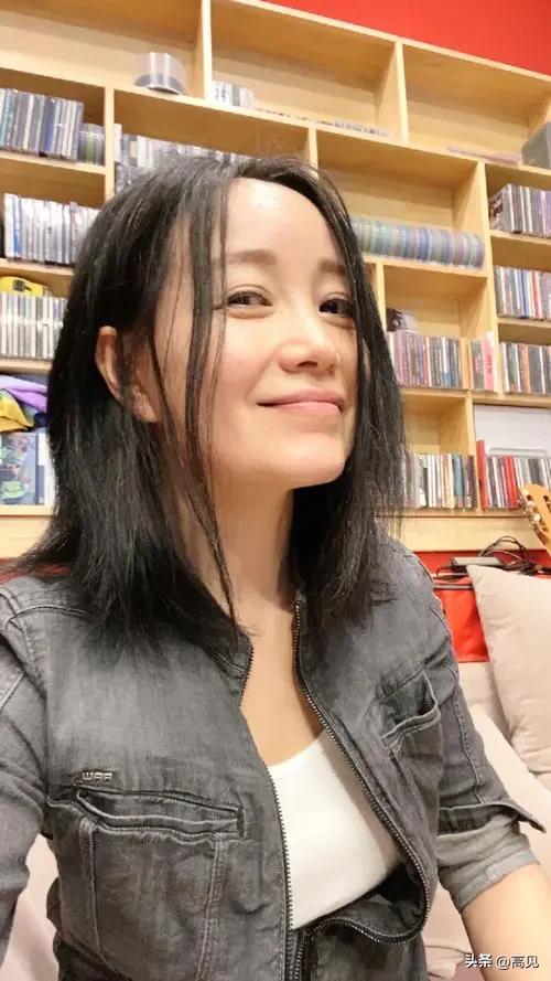 4登春晚，被恩师欺骗流产，暗讽刀郞，56岁斯琴格日乐怎么样了？