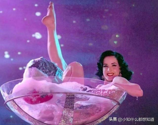 世界第一的脱衣舞娘:金发大妞蒂塔·万提斯如何成为性感尤物?