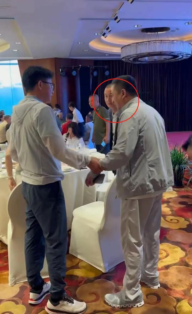 文章姚笛近照曝光!两人双双回春,男方年轻十岁,女方满面春光