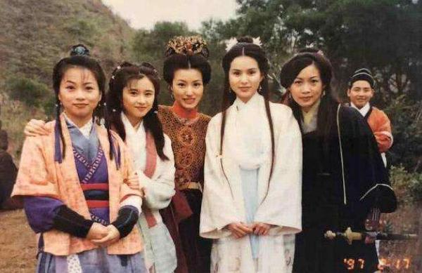 22年前她美过神仙姐姐,迷倒吴彦祖,现在43岁甜美似少女