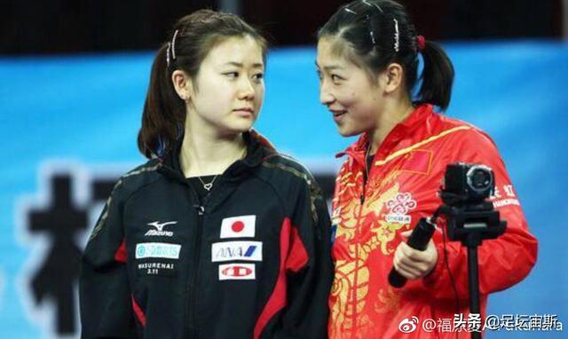 久违合体！刘诗雯搂肩福原爱，紧贴在一起牵手比身高，小枣晒黑了