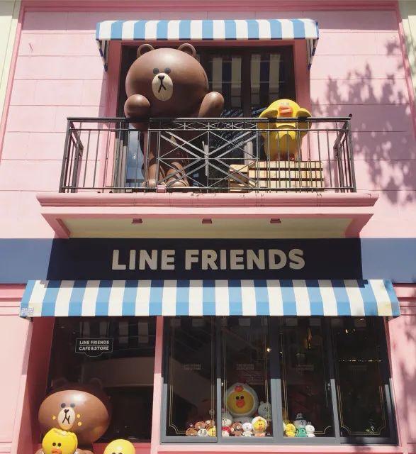 排队7小时，只为她砸钱：玲娜贝儿到底啥来头？