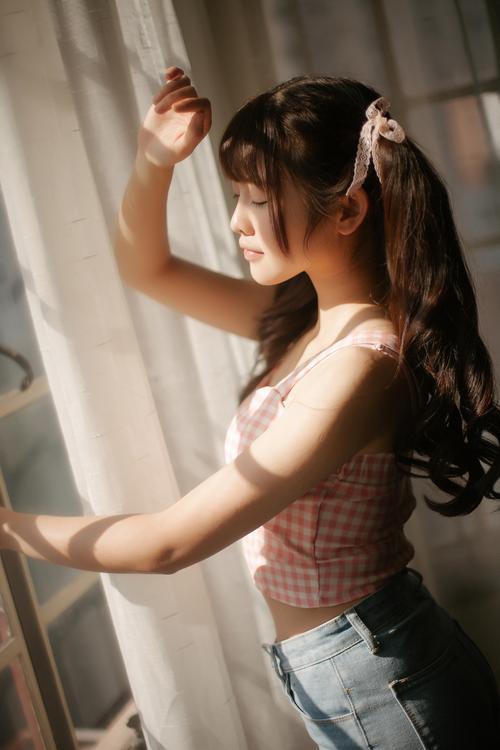 莫绮雯：银幕女神的低调转身，她的选择为何让人费解？