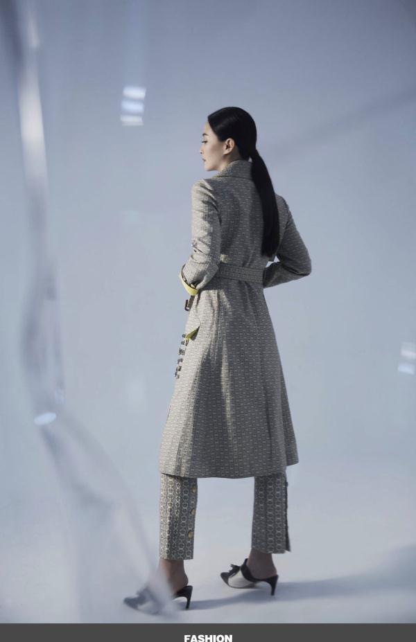 王艳带儿子拍时尚大片！12岁球球身高赶超妈妈，穿成衣时尚感爆棚