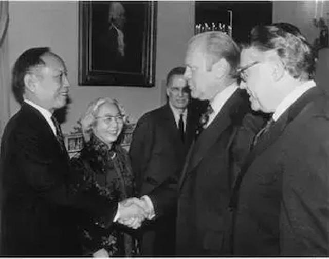 陈省身离别妻子后，再见时儿子已六岁，他当即许诺：此后生死不离