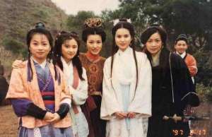 钟灵扮演者(22年前她美过神仙姐姐，迷倒吴彦祖，现在43岁甜美似少女)