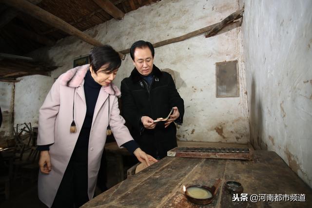 许家印阔别20年再回乡 回报乡里感念师恩