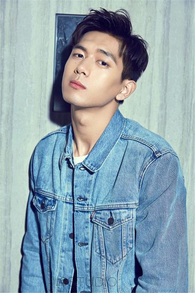 李现结婚了吗女友是谁？李现是富二代吗父母是干什么的家境遭扒