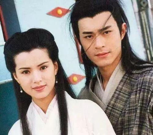 金庸去世一周年:年岁渐大,再读金庸,渐渐意识到那个武侠世界的幻梦本质,但甘愿沉溺其中