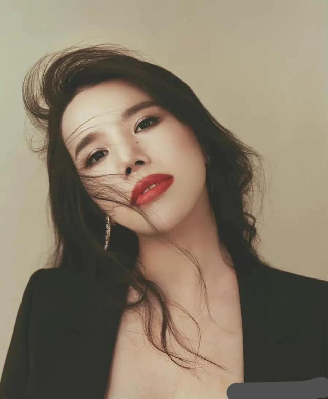 名媛舞会上的中国名媛：袁九儿与陈凯歌儿子传绯闻，余晚晚赚1亿