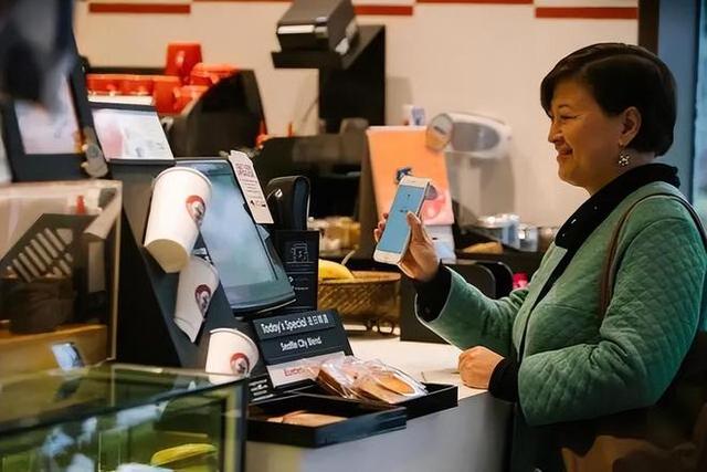 帮美媒造谣诋毁中国，如今在中外都成跳梁小丑，袁莉后悔了吗？