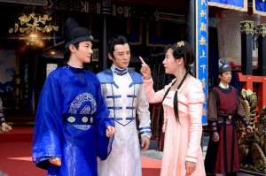 张倬闻(张倬闻诠释明朗帅气男一号 网友直呼春运最佳拍档)