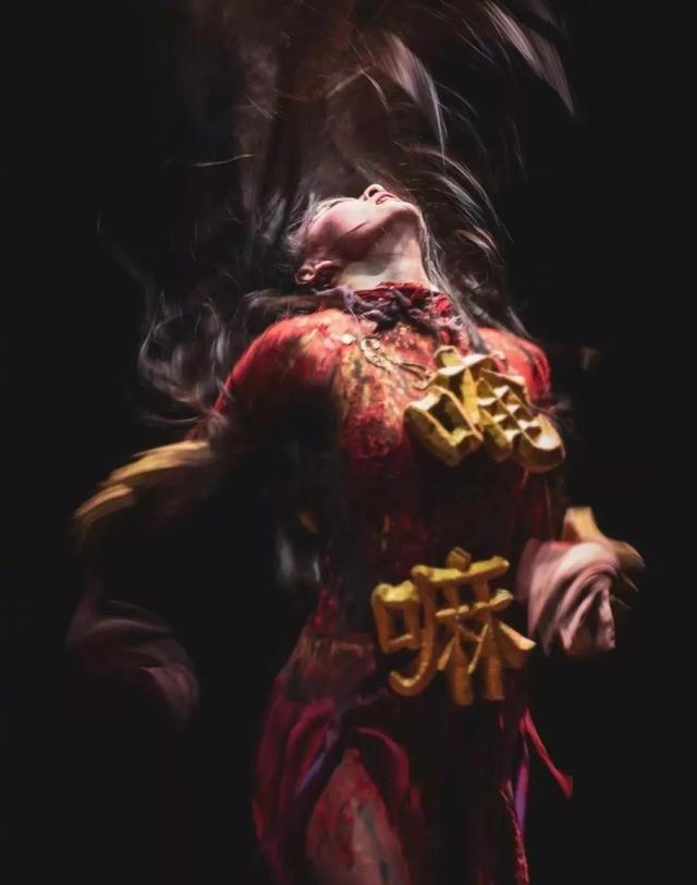 “人间异类”杨丽萍，她是仙子还是疯子？