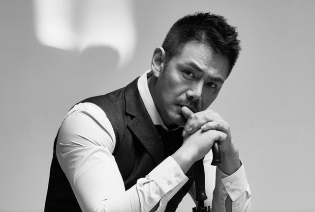 2009年李钰去世，男友汪雨为她扫墓十多年，她凭什么赢了赵薇张敏