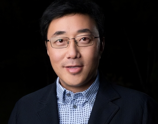 12次登上春晚，6次献唱奥运，嫁给院士邓中翰的谭晶如今怎样了？