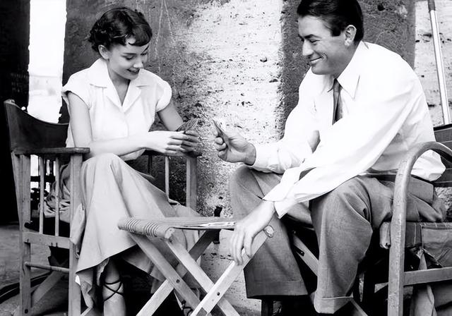 格利高里·派克在拍摄《罗马假日》时和两位女性谈情说爱