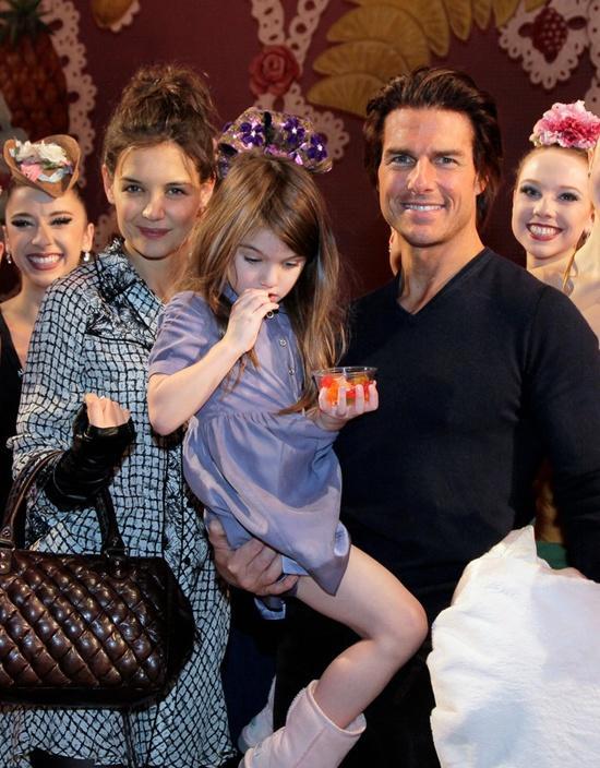 阿汤哥的女儿：18岁身高超过1.7米，长得越来越像母亲很漂亮