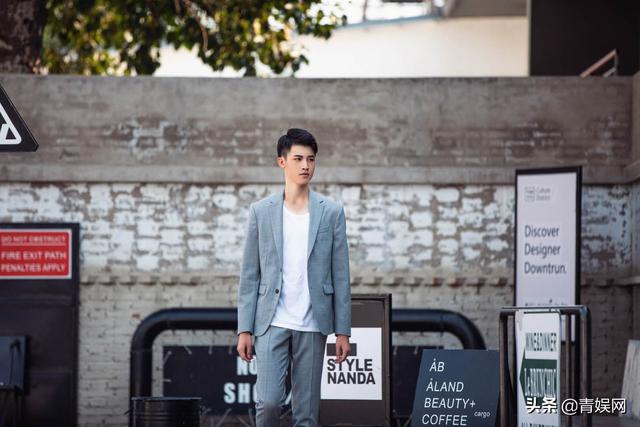 谷昊峰已过完成年生日,帅气模样吸睛